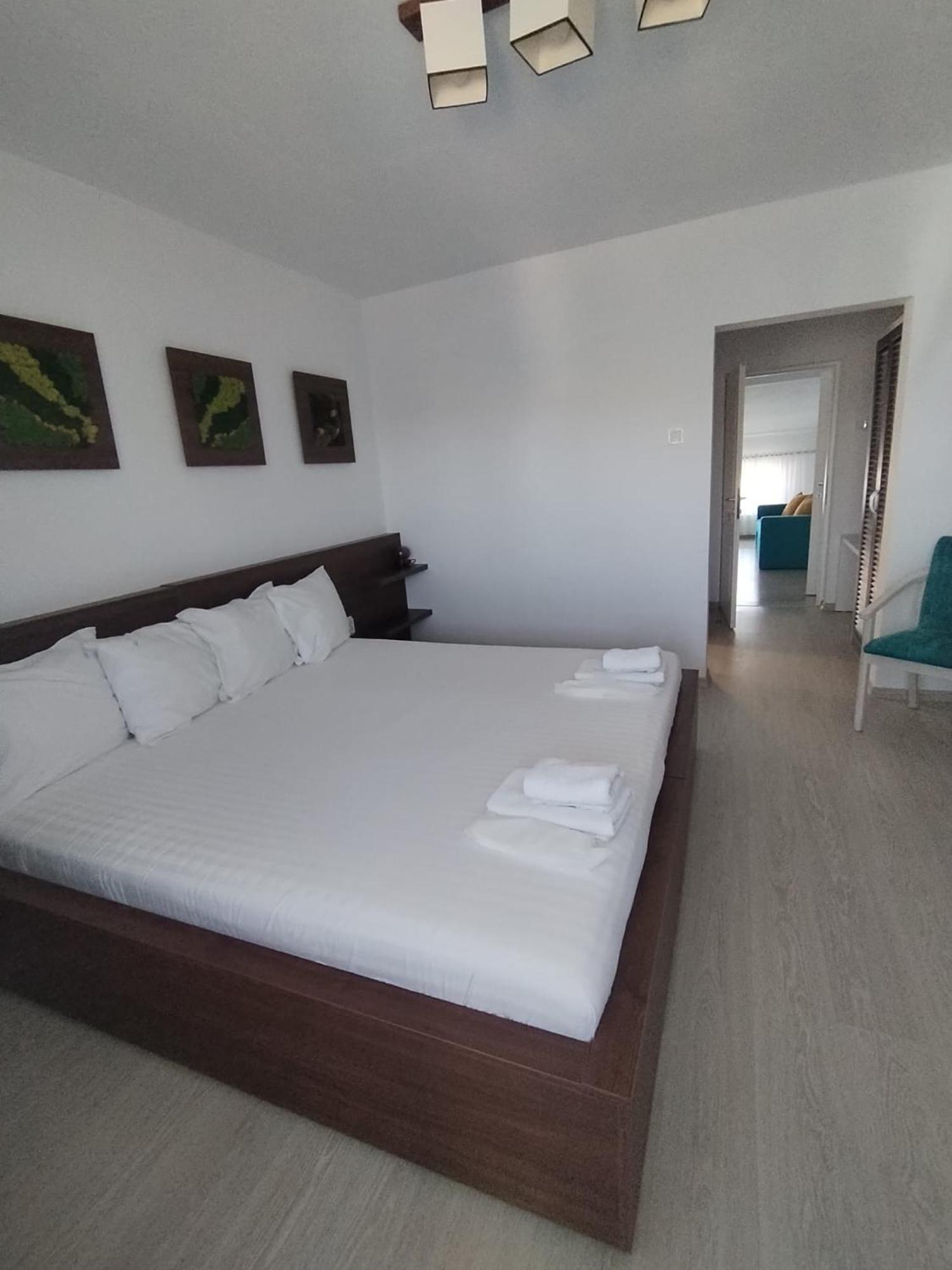 Pensiunea Prigoria Hotell Murighiol Exteriör bild