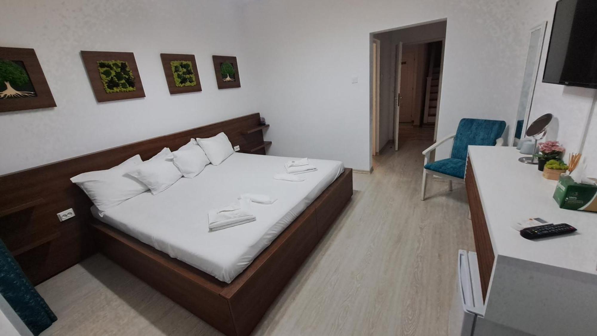 Pensiunea Prigoria Hotell Murighiol Exteriör bild